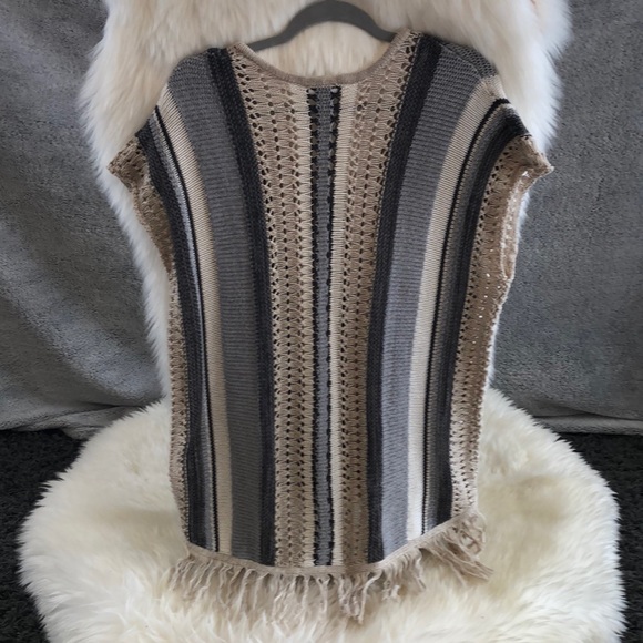 Sweater with fringe - Picture 2 of 5